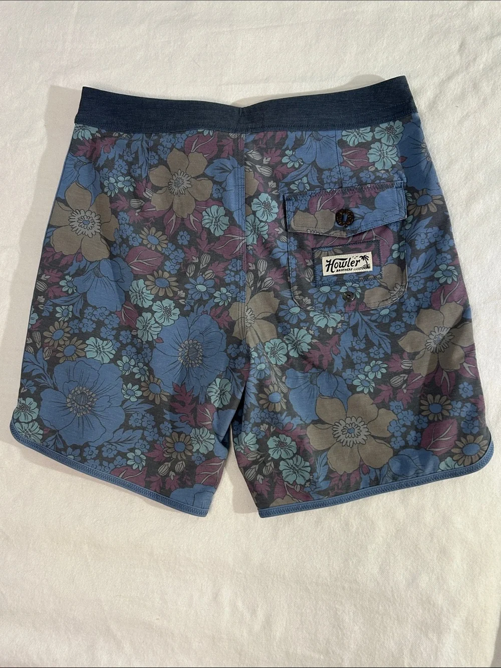 Howler Brothers Men's Stretch Bruja Boardshorts in the 